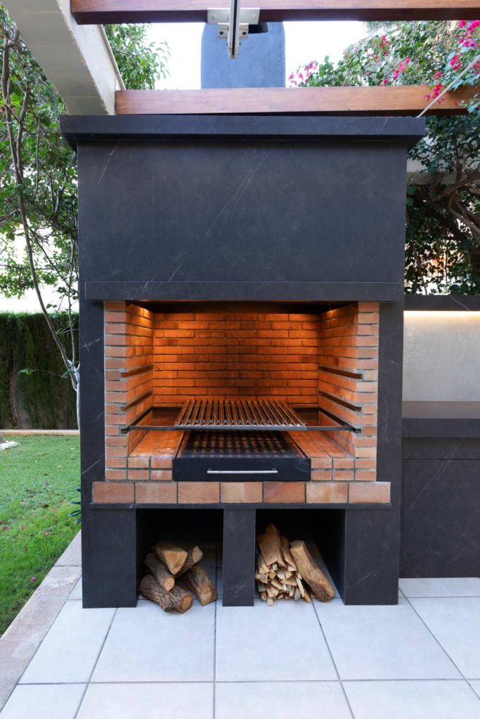 OUTDOOR KITCHENS - COVERLAM TOP BARBECUE