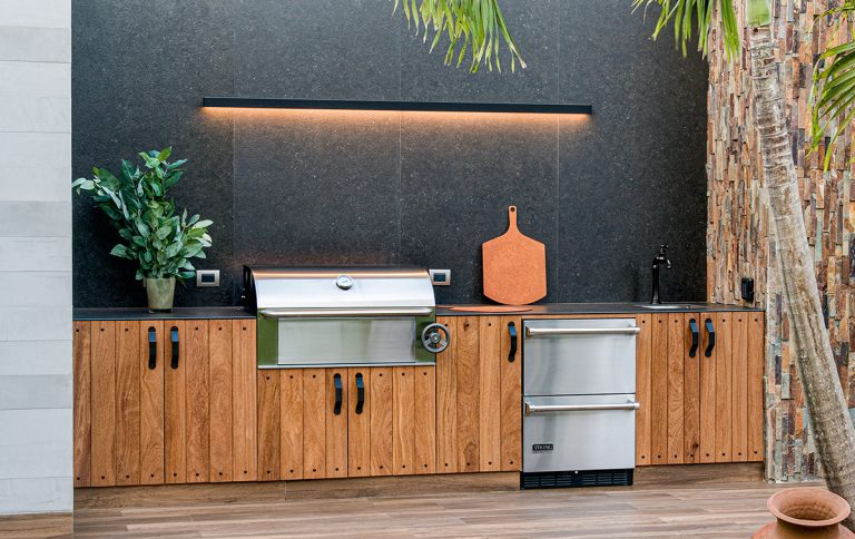 MODERN OUTDOOR KITCHENS - COVERLAM TOP GRESPANIA