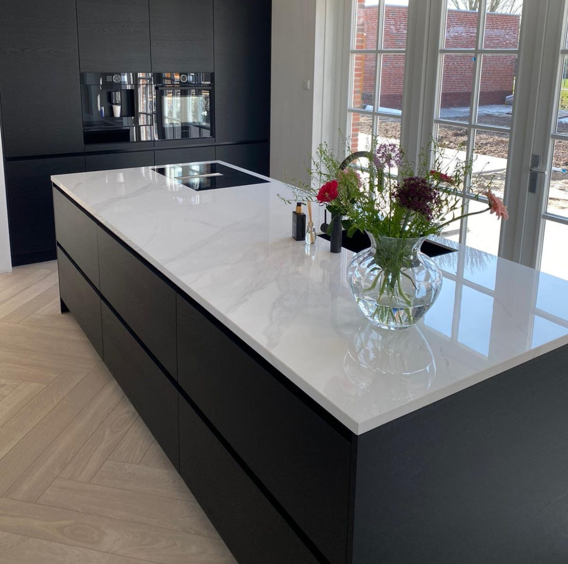 Encimeras para Cocinas blancas: Diseños y Ventajas - Grespania Blog